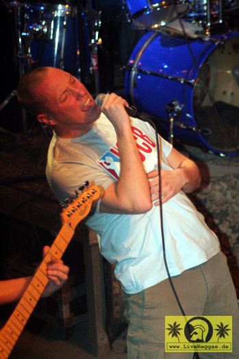 U.S.C.B. Allstars (S) Skanking Around The X-mas Tree - Kassablanca, Jena 26. Dezember 2005 (11).jpg